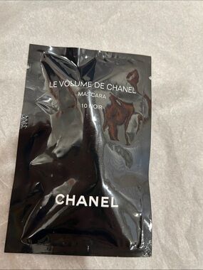 CHANEL Le Volume de Chanel Mascara Sample - Black